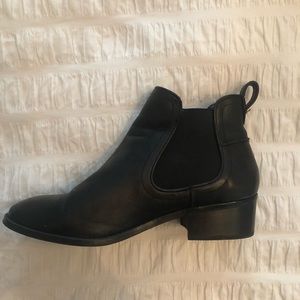 Black Leather Steve Madden “Dicey” Booties